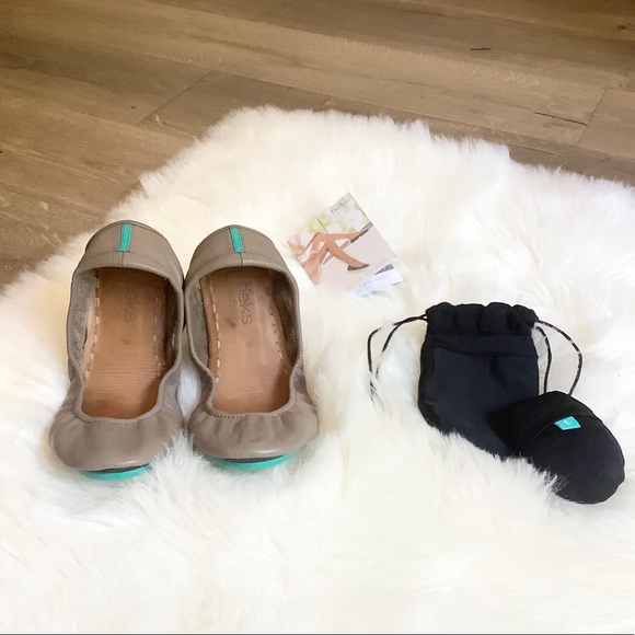 Tieks Shoes - Taupe Tieks Size 8.